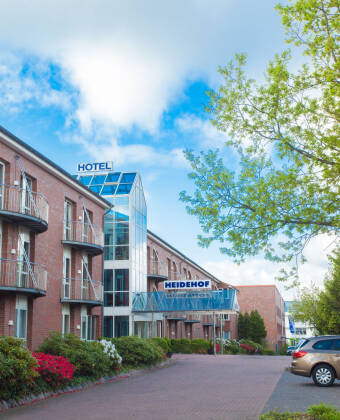 Dette hotel ligger i Büdelsdorf ca. 7 km. fra byen Rendsburg, kendt for sin smukke højbro over Kielerkanalen.