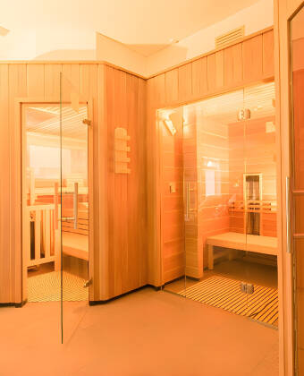 Læn Jer tilbage og forkæl Jer selv lidt ekstra med stor jacuzzi og dejlig wellness i rolige omgivelser.