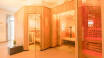 Under oppholdet har dere bl.a. mulighet til å benytte det store saunaområdet på hotellet og treningssenteret rett rundt hjørnet.