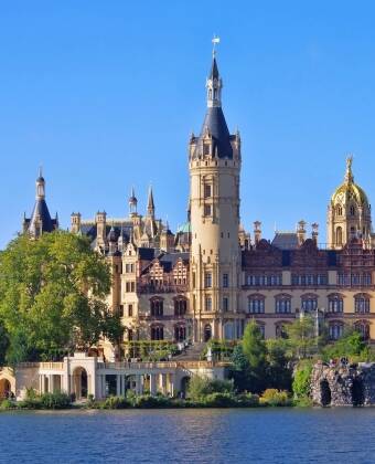 Nicht weit vom Hotel entfernt liegt Schwerin mit seinem beeindruckenden Schloss!