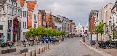 Husum er en charmerende by, også kendt som den Grå By, men den har bestemt sine lyspunkter.