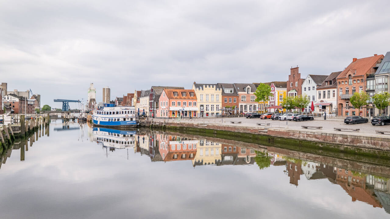 The charming harbour of Husum is not far from the hotel.
