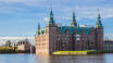 Nordseeland bietet eine Fülle von Erlebnissen. Besuchen Sie z.B. das idyllisch am Slotssøen See in Hillerød gelegene Schloss Frederiksborg.