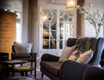 The cosy atmosphere at Fredensborg Store Kro is full of royal history and invites you to spend some pleasant moments.