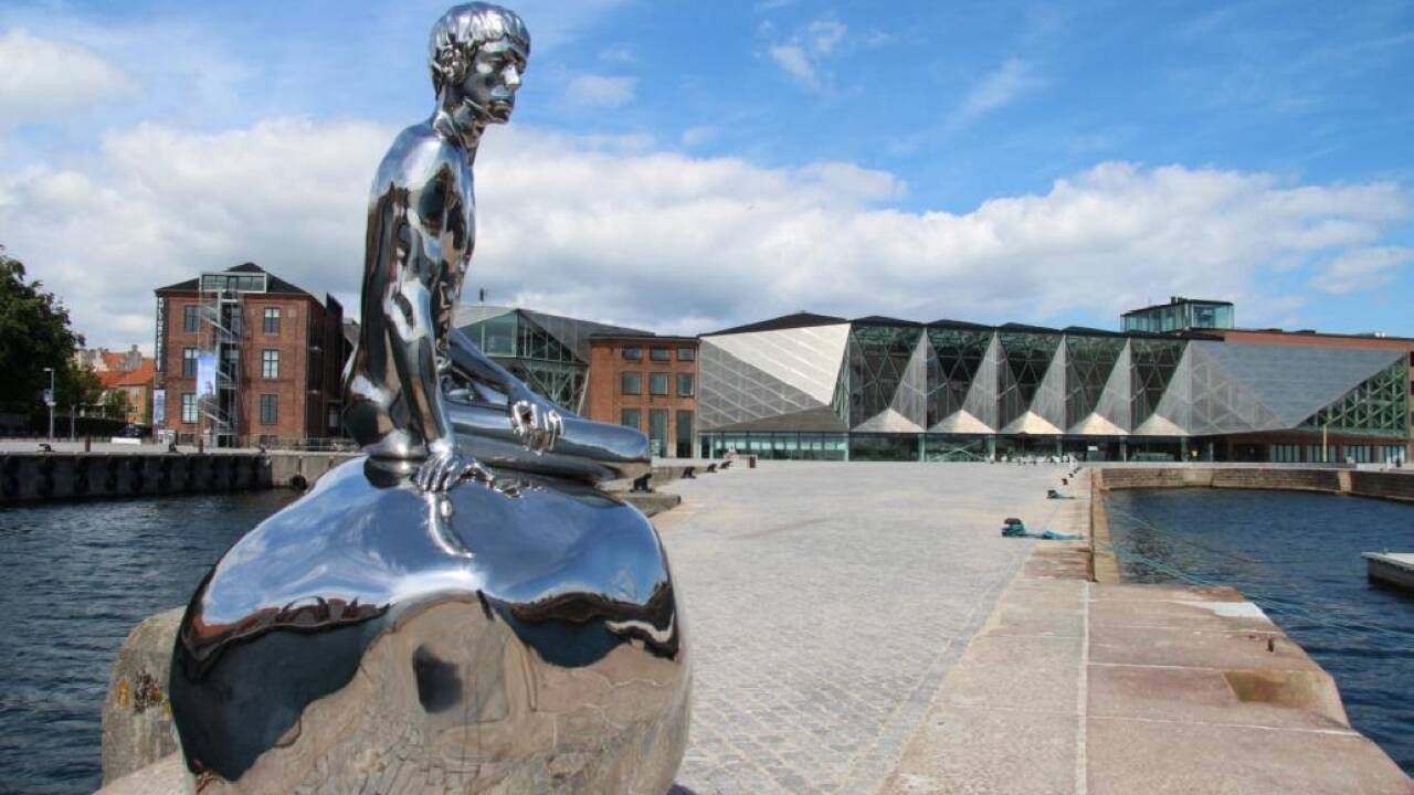 I Kulturhavn Kronborg finder I forskellige skulpturer, bl.a. skulpturen HAN der er inspireret af Den Lille Havfrue.