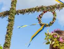 Dalarna är känt för sitt midsommarfirande, men hela sommaren pågår traditionella festivaler.