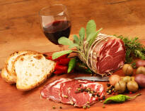 Toscana er en hel verden i seg selv – ikke minst når det kommer til det lokale kjøkken og vinen som produseres her.