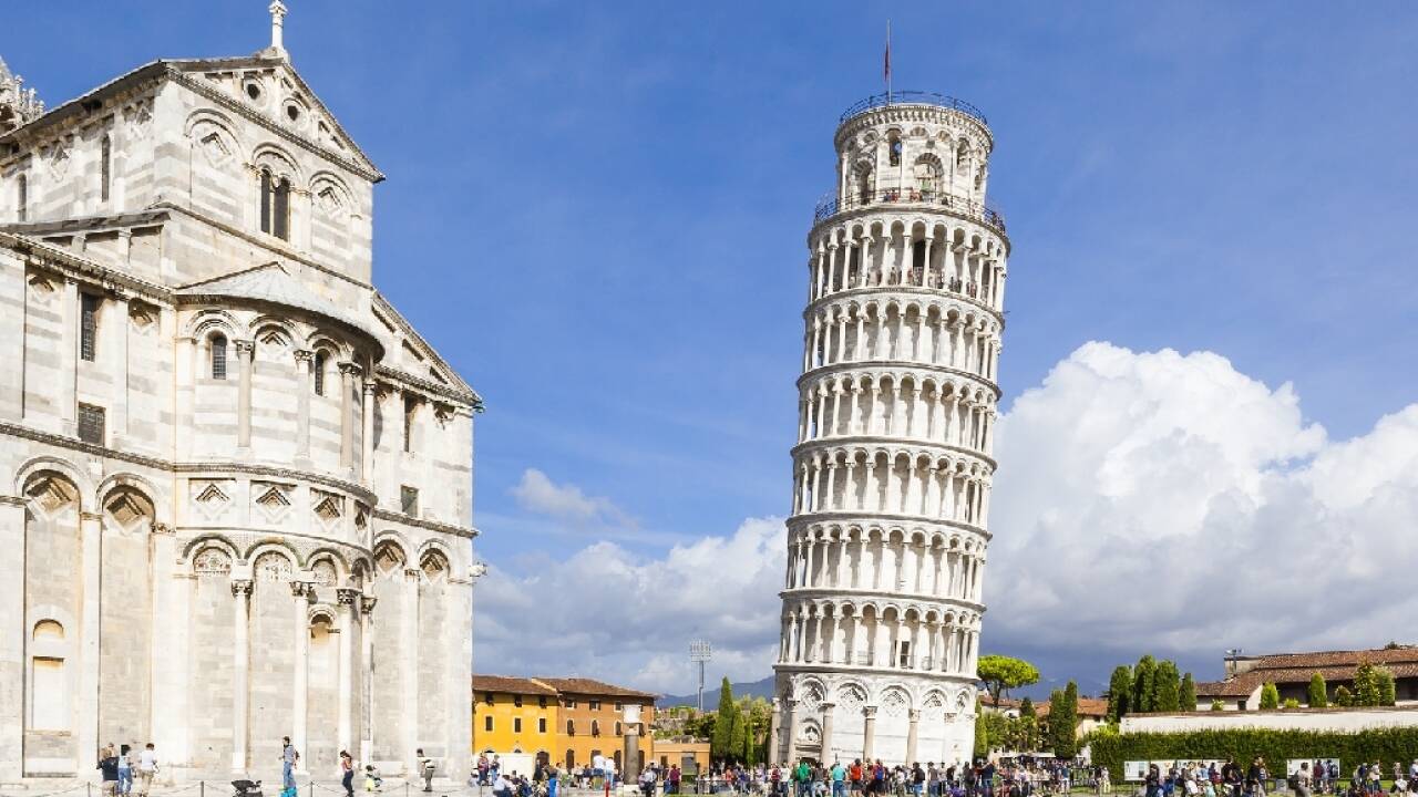 Tag på fantastiske udflugter og besøg f.eks. regionshovedstaden Firenze, eller oplev Det Skæve Tårn i Pisa!