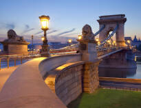 The famous Chain Bridge in Budapest is one of the city's absolute landmarks and major sights.