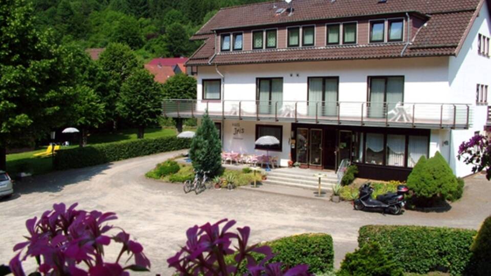 Das Haus Iris begrüßt Sie in der malerischen Umgebung des beliebten Harzes.