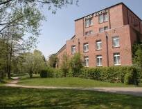 Das Park-Hotel Norderstedt liegt zentral in der gemütlichen Stadt Norderstedt, von der es nur rd. 30 Minuten Fahrt nach Hamburg sind.
