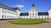 In geringer Entfernung gibt es eine Menge interessanter Sehenswürdigkeiten wie zum Beispiel das charmante königliche Schloss Gråsten Slot.