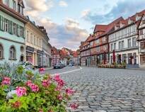 Erleben Sie das UNESCO-Weltkulturerbe Quedlinburg mit seinen hervorragend erhaltenen Fachwerkhäusern.
