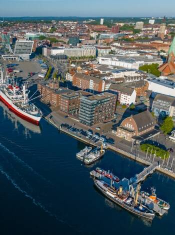 Bare en kort kjøretur fra den historiske byen og havnen i Schleswig.