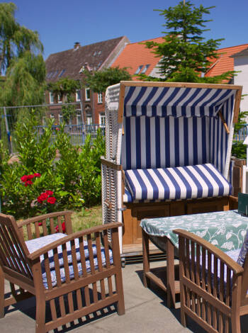 You can enjoy the hotel's terrace, which is right by the canals.