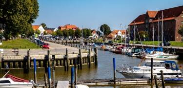 Havnebyen Tönning ligger kun en lille køretur fra Friedrichstadt.