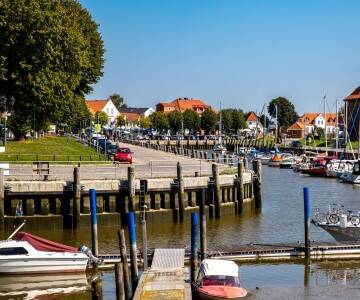Hamnstaden Tönning ligger bara en liten kort biltur från Friedrichstadt.