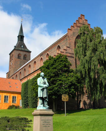 Die Sankt-Knud-Kathedrale ist einen Besuch wert und verbirgt einige aufregende Geschichten.
