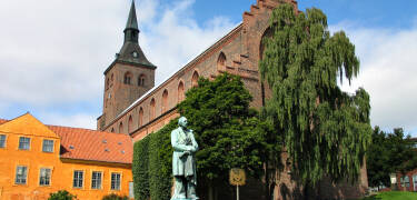Die Sankt-Knud-Kathedrale ist einen Besuch wert und verbirgt einige aufregende Geschichten.