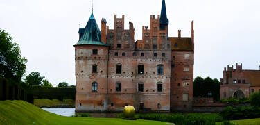Das Schloss Egeskov ist ein absolutes Highlight von Odense und ist einen Besuch wert.