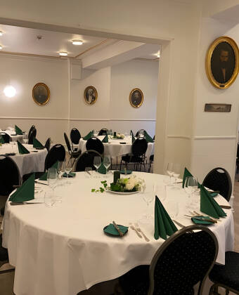 Enjoy the delicious cuisine with a modern twist in the hotel restaurant.