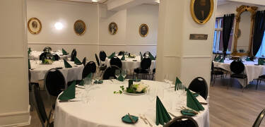 Enjoy the delicious cuisine with a modern twist in the hotel restaurant.