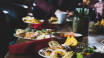 Både hotellets restaurang och många av områdets restauranger serverar spännande gastronomiska upplevelser
