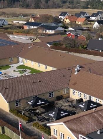 Rønnes Hotel Slettestrand has a superb location close to the beach and water in Northwest Jutland.