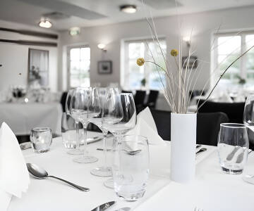 Restauranten på Rønnes Hotel Slettenstrand er yderst hyggelig og har altid en uformel dejlig stemning.