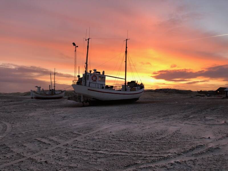 Opplev det vakre området rundt Jammerbugten, som absolutt ikke blir mindre vakker i solnedgangen