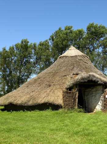I Odins Odense kan du utforske den levende jernalder- og vikingtidens historie i et fantastisk friluftsmiljø.