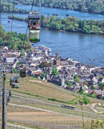 One of the highlights of any stay in Rüdesheim is the unique cable car ride up to the Niederwald Monument.