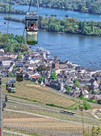 Et av de store høydepunktene i Rüdesheim er utsiktspunktet Niederwald-Denkmal.