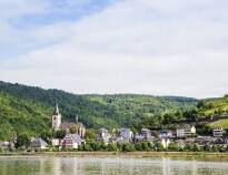 Dette historiske hotel tilbyder en suveræn beliggenhed midt i vinbyen Rüdesheim’s gamle bydel tæt på Rhinen.