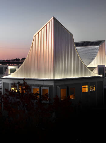 Ta bilen till Ålborg och besök historiemuseet eller det imponerande Utzon Center.