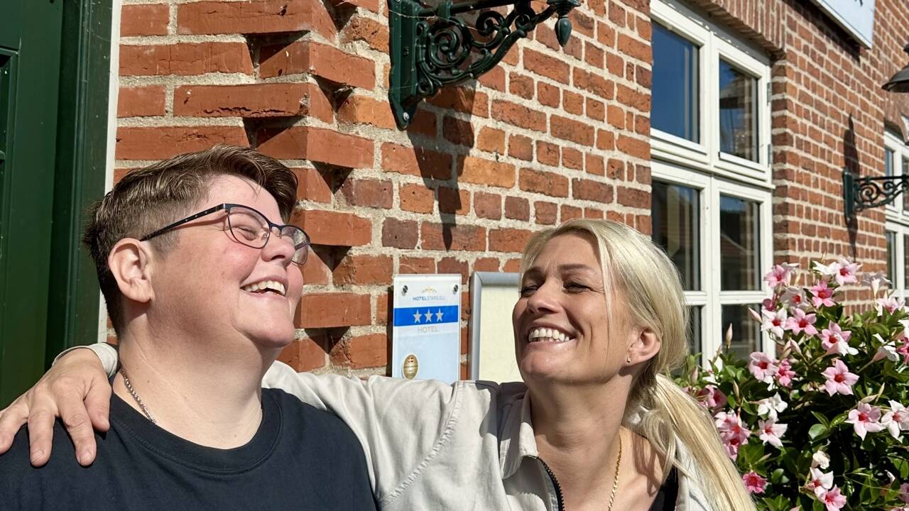 Tina und Carina und ihr fantastisches Team werden alles tun, um Ihnen einen wunderbaren Aufenthalt mit köstlichem Essen und einer gemütlichen Atmosphäre zu bereiten.