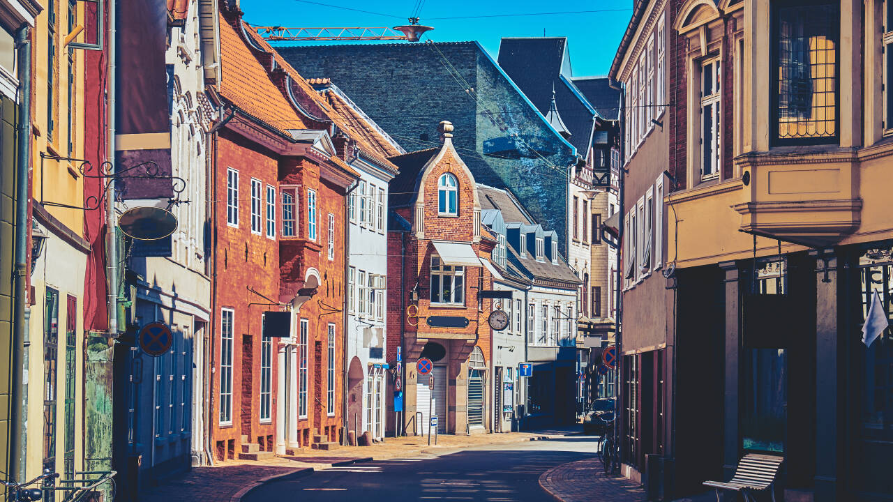 Upptäck Odense, en stad som erbjuder allt från shopping och museer till gamla kyrkor och vackra gröna oaser.