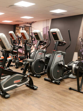 Att hålla igång träningen under semestern blir inget problem här med det 650 kvm stora "seaside gymmet".