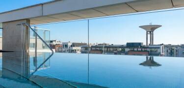 Avslapning og velvære med et fantastisk spa med mulighet for spabehandlinger og basseng på taket