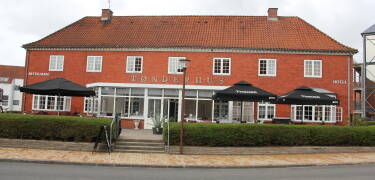 Das Hotel liegt verkehrsgünstig an der deutsch-dänischen Grenze.