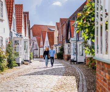 Tønder er en lille hyggelig by, hvor det meste er i gåafstand. Arkitekturen bærer også præg af tysk indflydelse frem til genforeningen i 1920.
