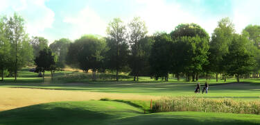 På 18 hullsbanen Larvik Golf kan du øve dine golf ferdigheter.