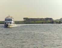 Machen Sie eine Bootsfahrt und besuchen Sie die Inseln Sylt, Föhr, Amrum und die Hamburger Hallig. 