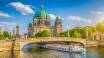 Berlins domkyrka ligger vackert beläget vid stadens populära museums-ö med många spännande sevärdheter.
