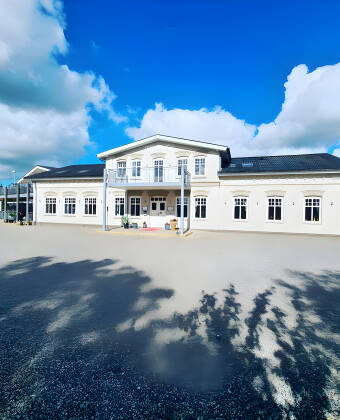 Genießen Sie einen Kurzurlaub im Herzen von Südjütland zu einem guten Preis-Leistungs-Verhältnis im Hotel Kløver Es.