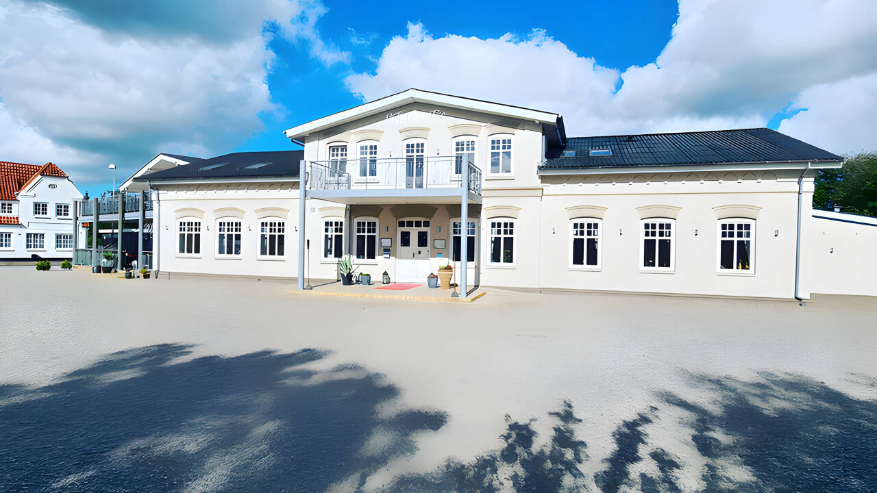 Genießen Sie einen Kurzurlaub im Herzen von Südjütland zu einem guten Preis-Leistungs-Verhältnis im Hotel Kløver Es.