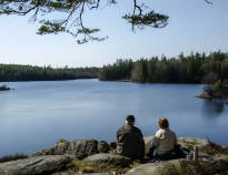 Utforsk den fantastiske naturen ved Vättern og det øvrige nordlige Småland. Perfekt til koselige vandreturer.