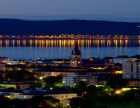 Jönköping ist eine wunderschöne Stadt, Tag und Nacht, und bietet viele verschiedene spannende Erlebnisse.
