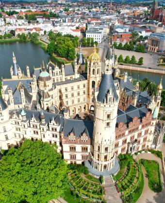 Das Schloss in Schwerin wird als eines der schönsten Gebäude in Nordeuropa angesehen.