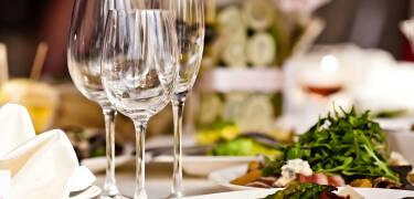 The hotel's restaurant is cosy and invites you to enjoy a few quiet hours with dinner.